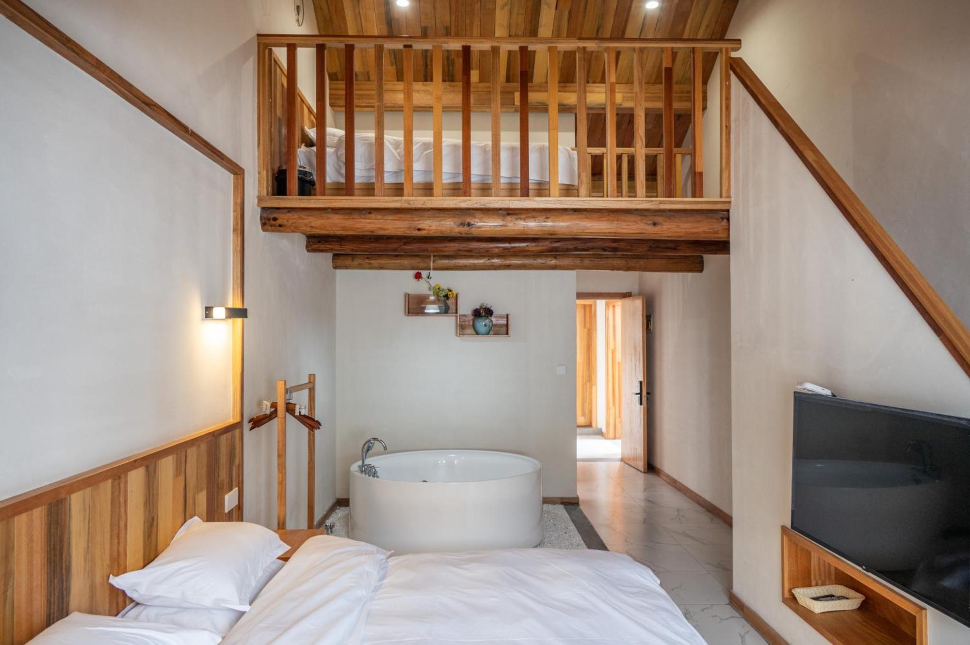 Tingjian Musu Private Soup Design Homestay - South Gate Of Wuzhen Xizha Scenic Area Tongxiang Exterior photo
